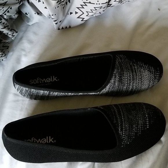 Shoes - Picture 4 of 4